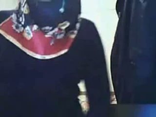 فيديو - hijab فتاة عرض الحمار في كاميرا ويب